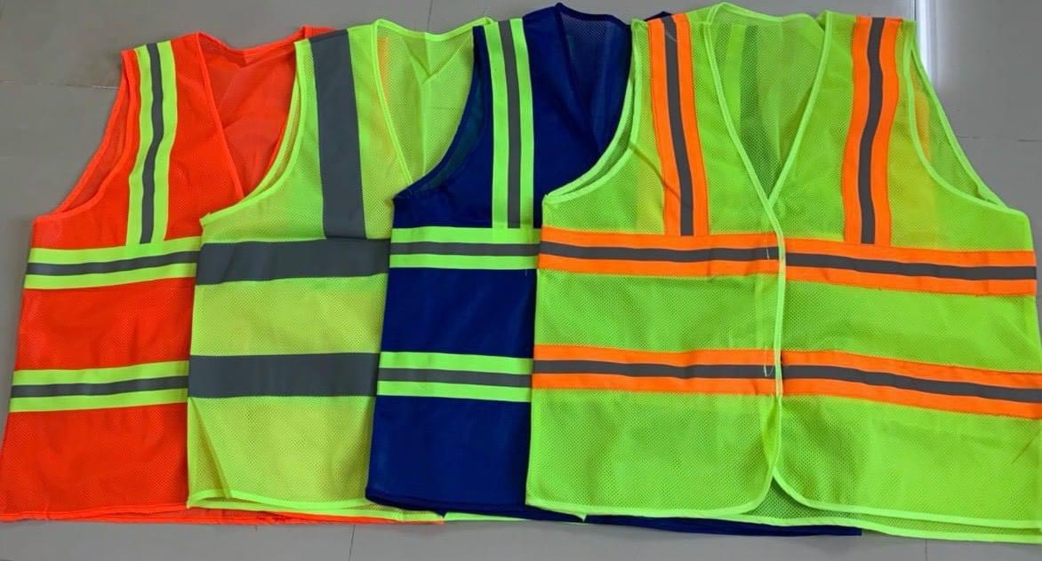 Đặt may áo gile bảo hộ lao động giá rẻ tại Hà Nội: hướng dẫn cho doanh nghiệp
