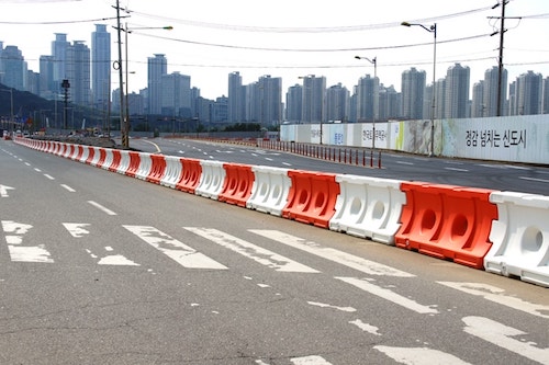Hàng Rào chắn Hàn Quốc nhựa PU siêu dẻo nối tiếp - dai phan cach PE 03