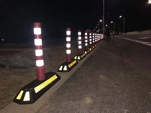 Dải phân cách cọc tiêu siêu mềm Nhật Quang cảnh báo phân làn giao thông cao 75 cm - dai phan cach giao thong sieu deo 10