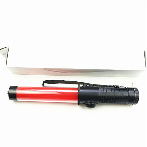 Gậy chỉ huy gắn đèn 26cm - gay den chi huy ngan co c6i 05