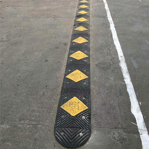 Gờ cao su bảo vệ luồn dây điện ngầm 005 chịu lực 3 tấn - go cao su giam toc do o to