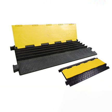 Gờ cao su bảo vệ luồn dây điện ngầm 001 loại 5 khe - go giam toc che day dien 001 1