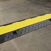 Gờ cao su bảo vệ luồn dây điện ngầm 001 loại 5 khe - go giam toc che day dien 001 2