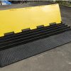 Gờ cao su bảo vệ luồn dây điện ngầm 001 loại 5 khe - go giam toc che day dien 001 3