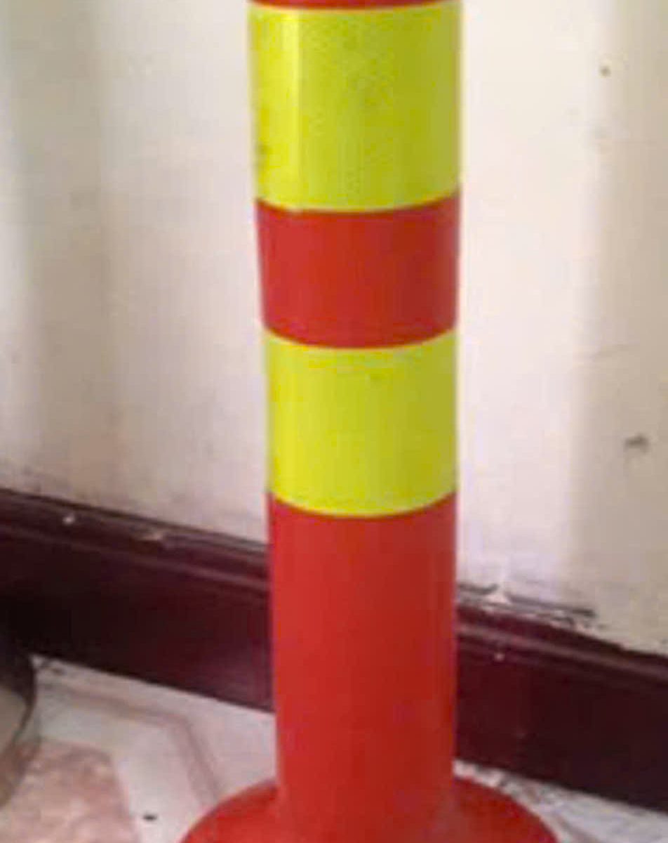 Cọc tiêu phân làn giao thông nhựa PE 45cm - pe45