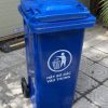Thùng rác nhựa 120L màu xanh dương - thung rac nhua 120 lit co banh xe mau xanh duong