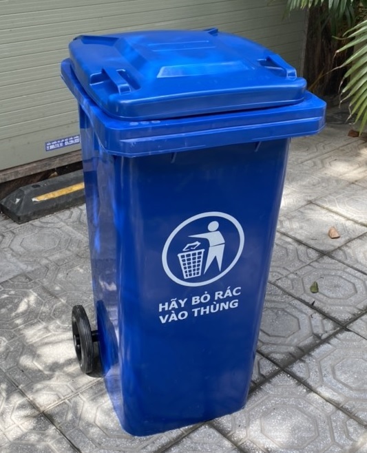 Thùng rác nhựa 120L màu xanh dương - thung rac nhua 120 lit co banh xe mau xanh duong