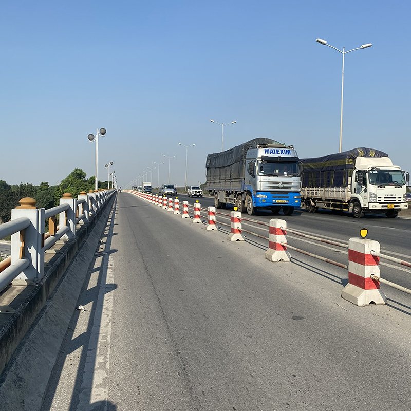 Tiêu phản quang dẻo nhật quang dùng cảnh báo an toàn giao thông độ bền cao - tieu phan quang canh bao giao thong 3m 7 1