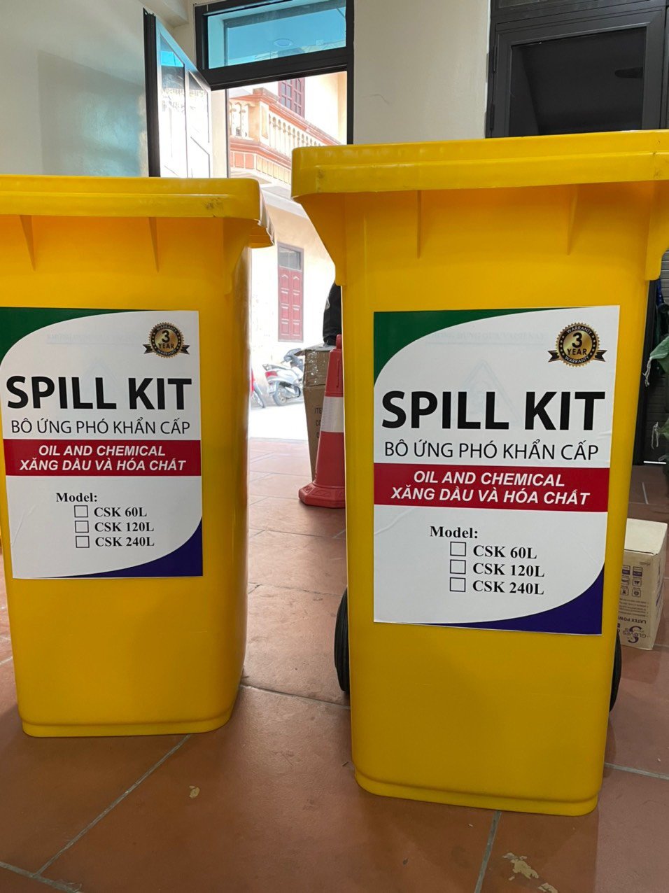 Bộ ứng cứu dầu tràn (Spill Kit 120L) - z3475817101043 3875f35baf7122a9291e7917a0c8fffb