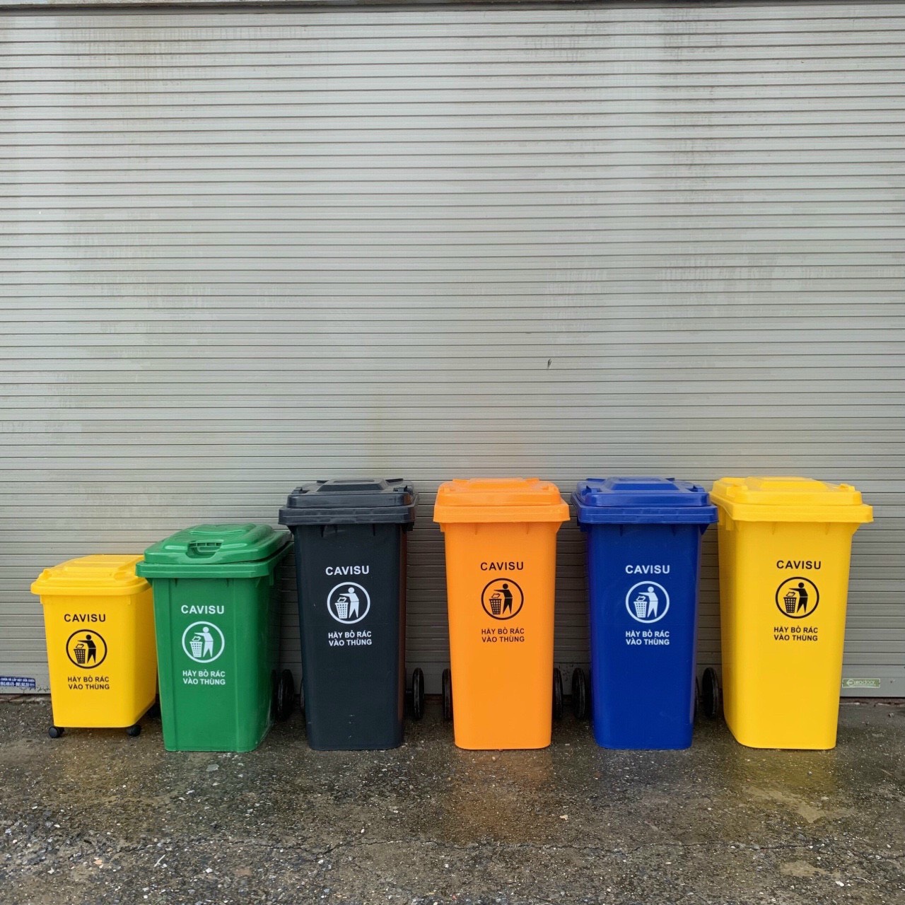 Thùng rác nhựa 100L thương hiệu Cavisu bền đẹp,khả năng chịu nhiệt , thiết kế nắp đậy thông minh , có bánh xe đẩy di chuyển dễ dàng - z3981684531168 4e335187e47