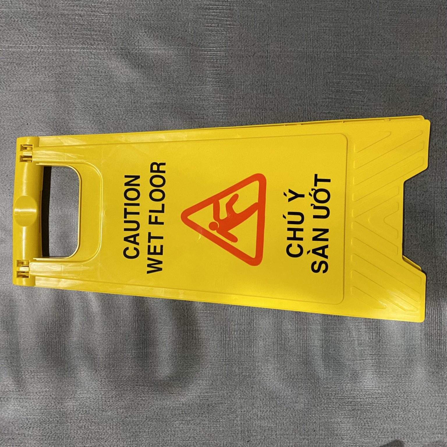 Biển bảng cảnh báo chữ A nội dung Khu vực đang thi công - z3999599979433 2ab13e601aeedf2dea02d298958c1255