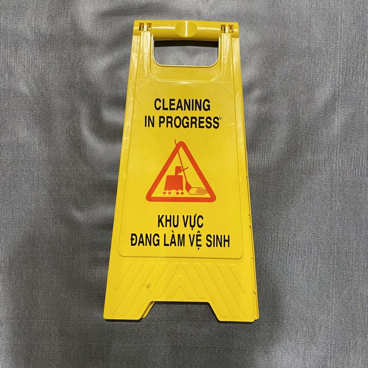 Biển bảng cảnh báo chữ A nội dung Khu vực đang thi công - z3999632196173 f38a6f79f79a0beafcefb0e132e92d82