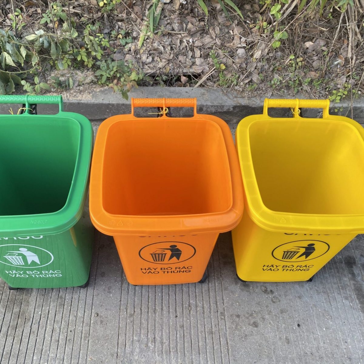 Thùng rác nhập khẩu thương hiệu CAVISU loại 60L chất lượng cao, bền bỉ, màu sắc đa dạng - z4070420045265 699fee22af35f32c5cd08588555f53a5