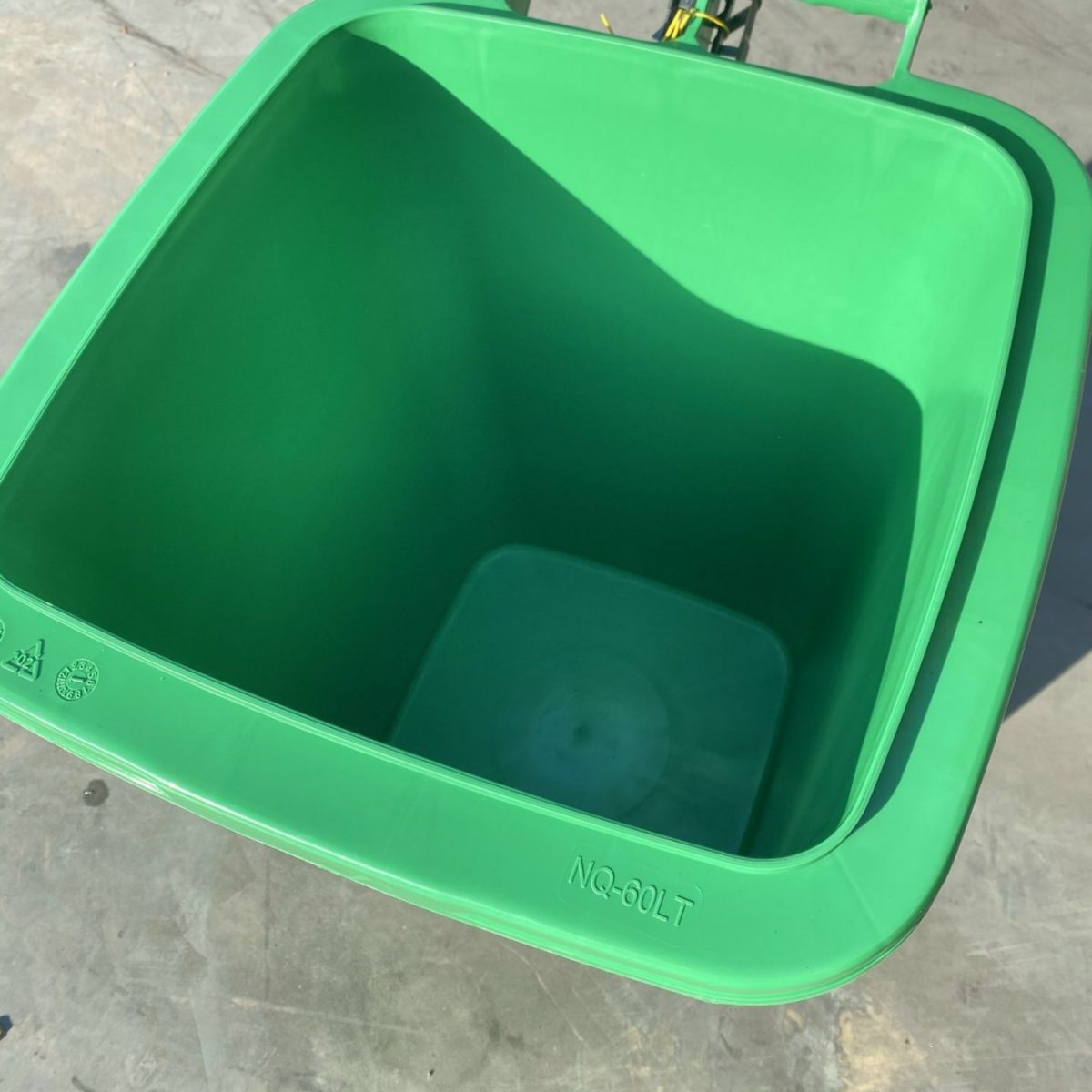 Thùng rác nhập khẩu thương hiệu CAVISU loại 60L chất lượng cao, bền bỉ, màu sắc đa dạng - z4070420774908 bb07cd467ee9ea7a065b6872e1f4d83c