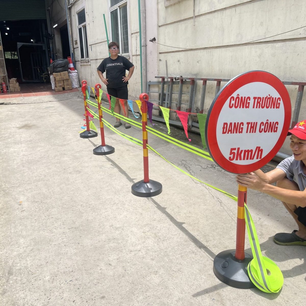 Cọc tiêu đa năng Nhật Quang đa dạng màu sắc , phù hợp được đa dạng các loại biển , đèn cảnh báo thân phản quang - z4608087287450 e803290c691a690bb84e4662801baf3