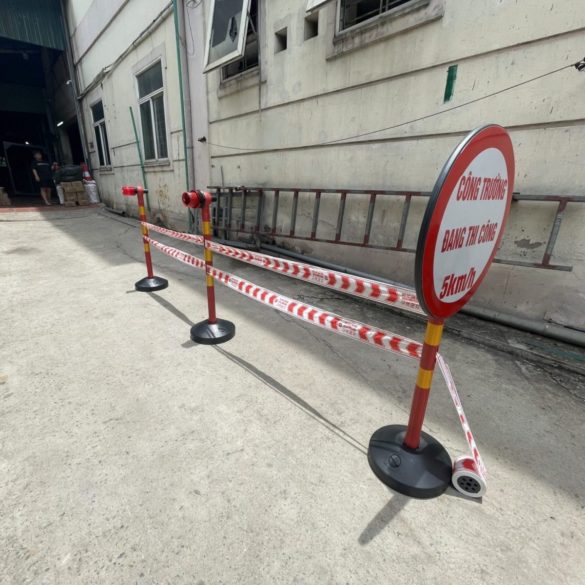 Cọc tiêu đa năng Nhật Quang đa dạng màu sắc , phù hợp được đa dạng các loại biển , đèn cảnh báo thân phản quang - z4608087296747 3765891193f8ff0d6ac4a1c69f9f7fe