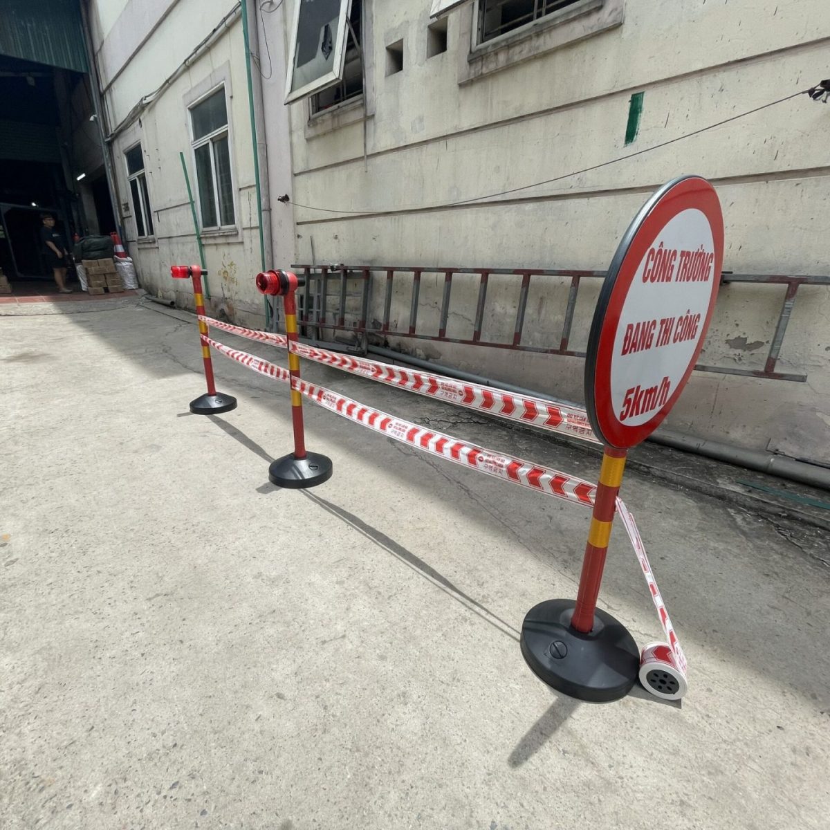 Cọc tiêu đa năng Nhật Quang đa dạng màu sắc , phù hợp được đa dạng các loại biển , đèn cảnh báo thân phản quang - z4608087309926 3b3b510b99fd5ac1f04b2ada52de4b5