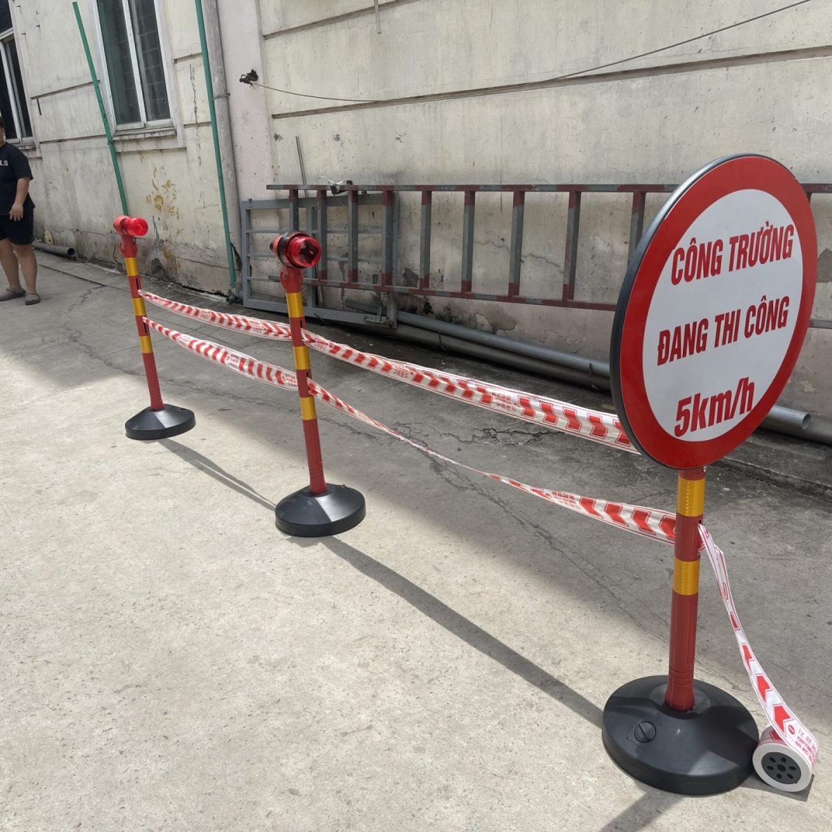 Cọc tiêu đa năng Nhật Quang đa dạng màu sắc , phù hợp được đa dạng các loại biển , đèn cảnh báo thân phản quang - z4608087314817 59d9e188927bd6ef0cbcf713f299024