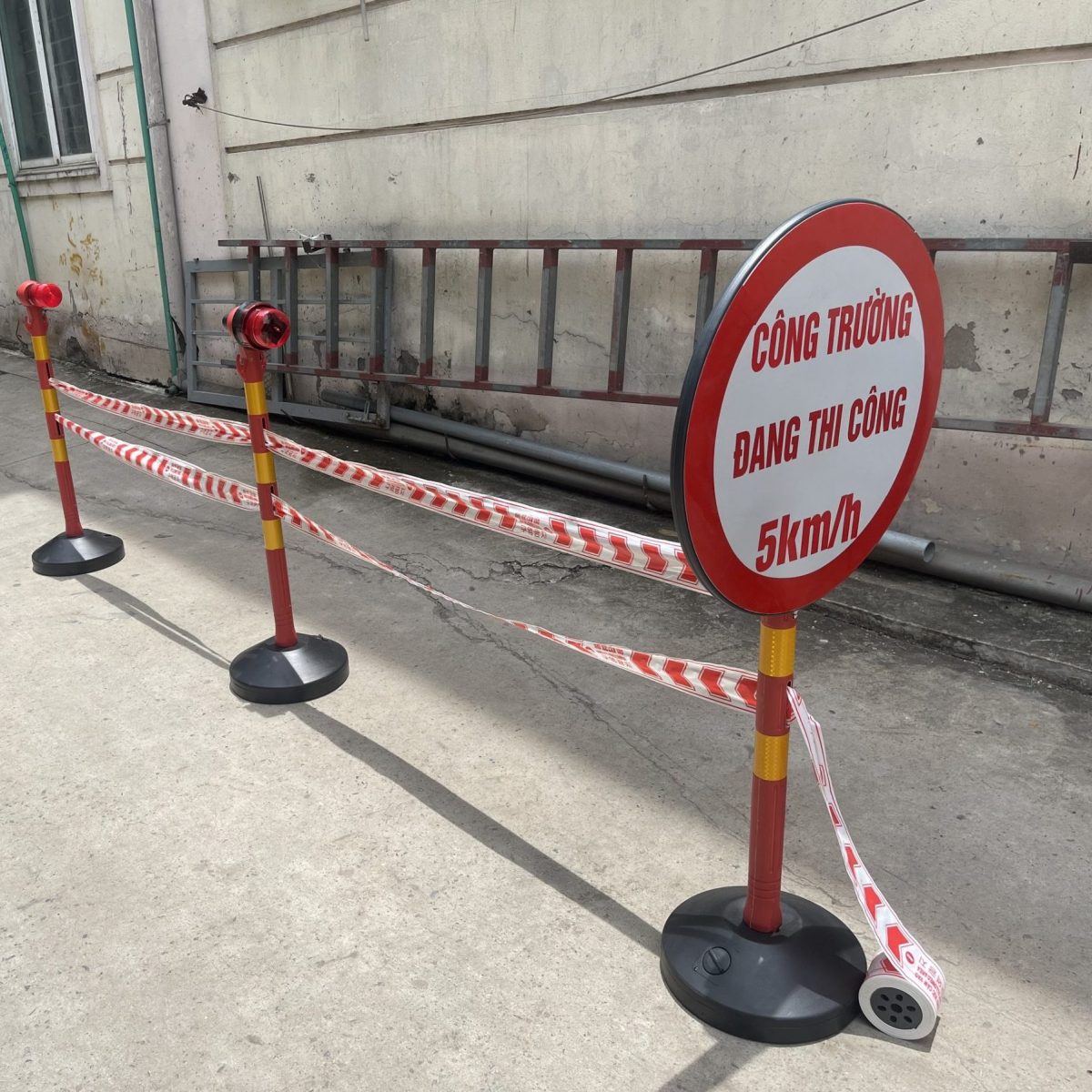 Cọc tiêu đa năng Nhật Quang đa dạng màu sắc , phù hợp được đa dạng các loại biển , đèn cảnh báo thân phản quang - z4608087314817 59d9e188927bd6ef0cbcf713f299024