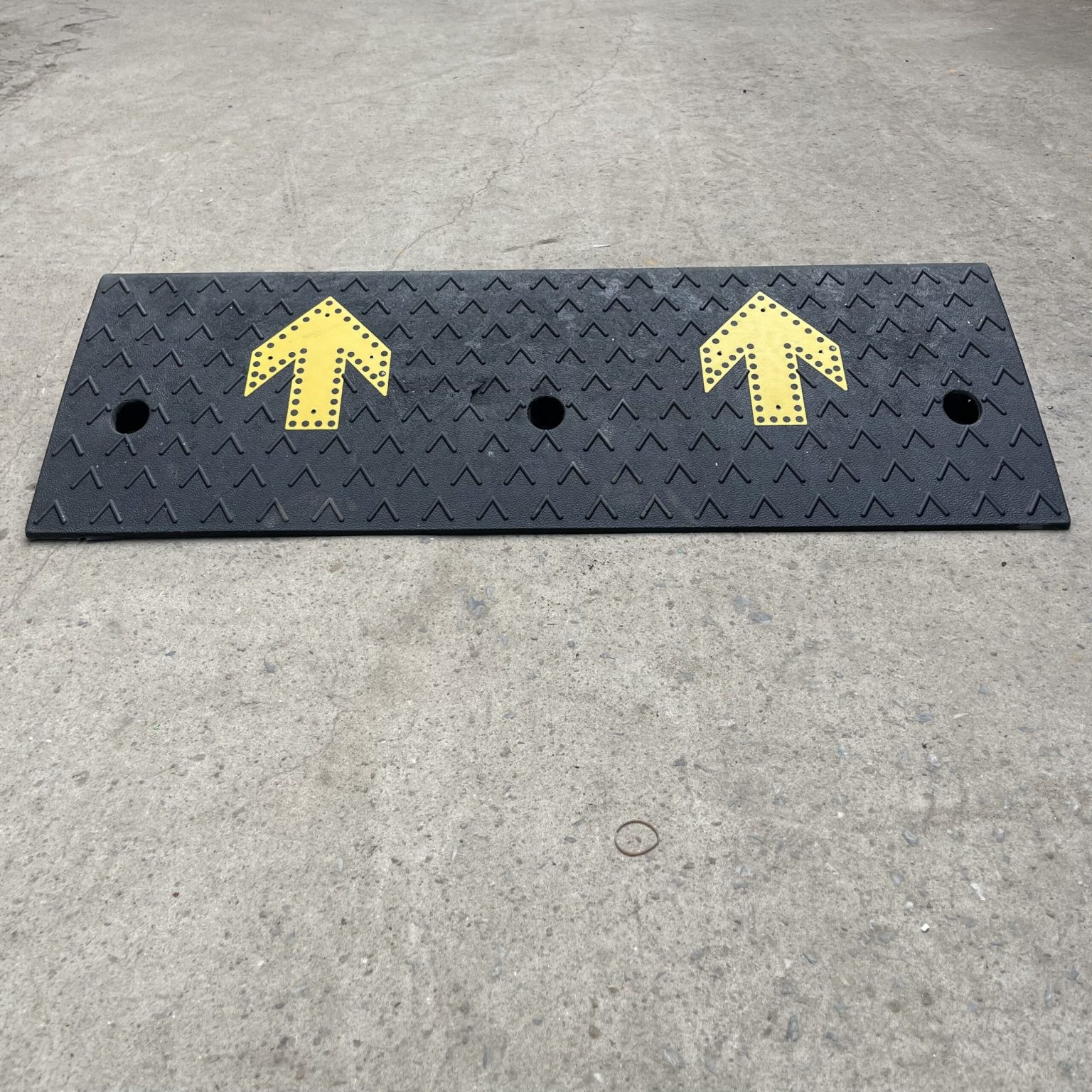 Dốc bục loại 100x30x13cm lên xuống xe hơi bằng đệm cao su chịu lực siêu bền - z4995009340549 3d146800879cd5bb454cc7efd5a07a2a 1