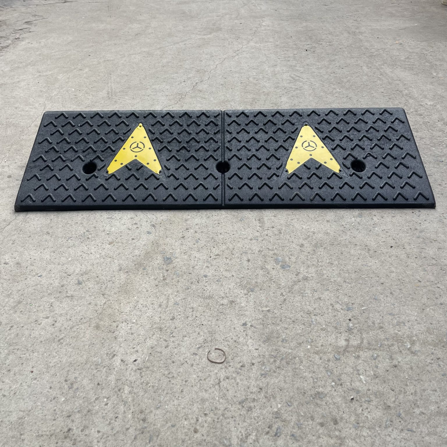 Dốc bục loại 100x30x13cm lên xuống xe hơi bằng đệm cao su chịu lực siêu bền - z4995009357813 abd6a844bf278c14a33e317e0d880ec9